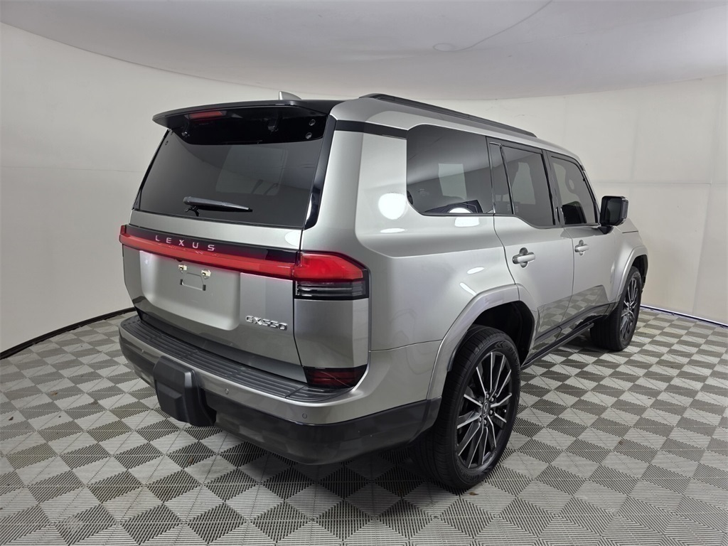2024 Lexus GX 550 Luxury photo 4