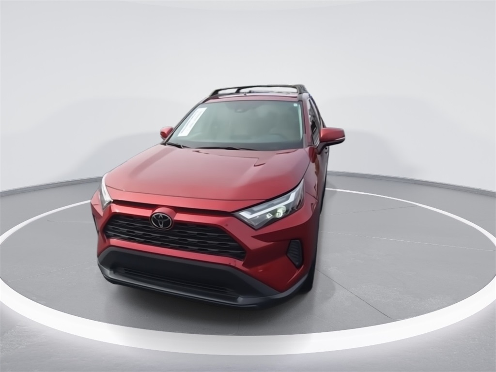 2022 Toyota RAV4 XLE photo 3
