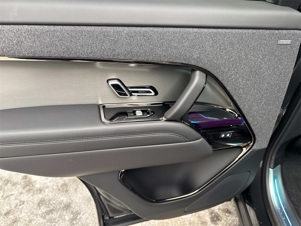 2025 Land Rover Range Rover Sport SE photo 12