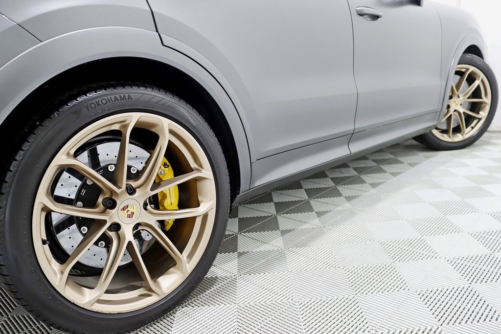 2024 Porsche Cayenne Coupe S photo 11