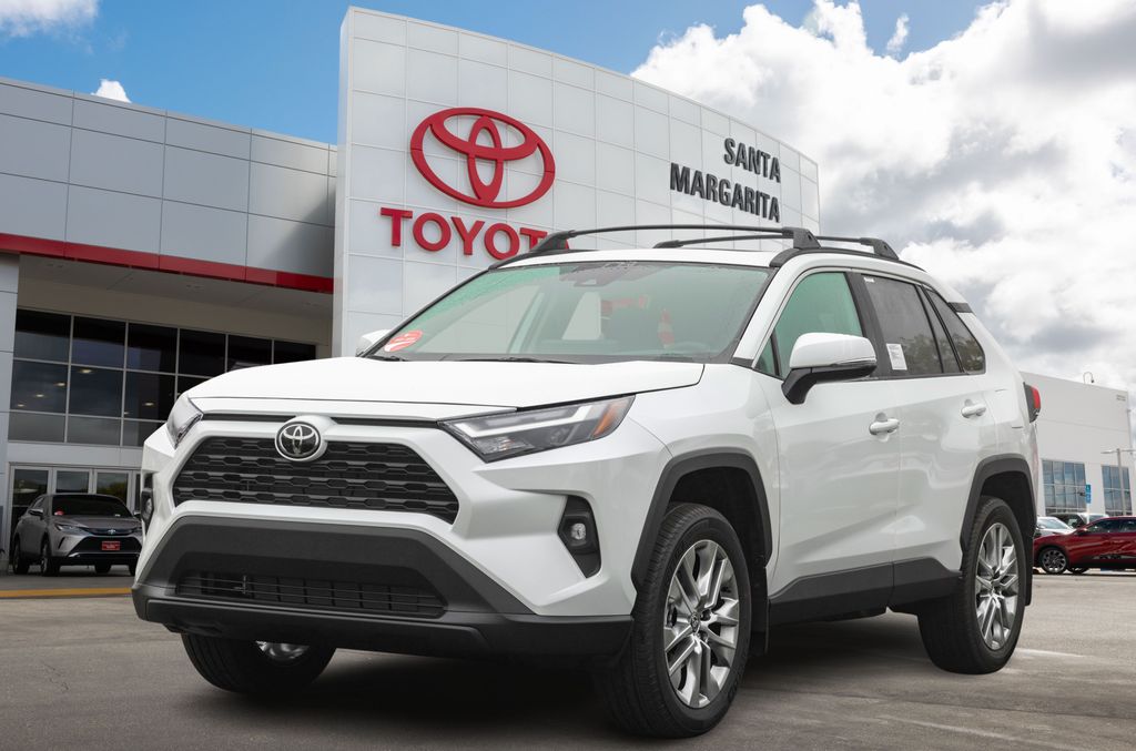 2025 Toyota RAV4 XLE Premium's photo