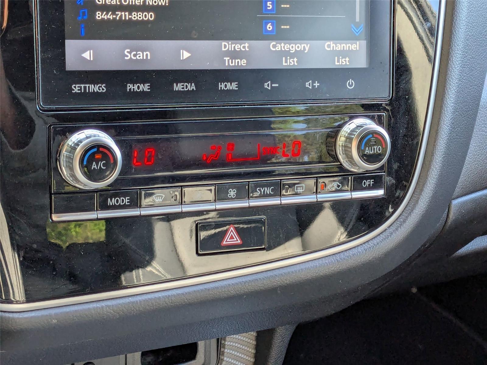 2020 Mitsubishi Outlander PHEV SEL photo 23