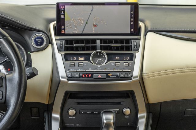 2019 Lexus NX 300h Luxury photo 6
