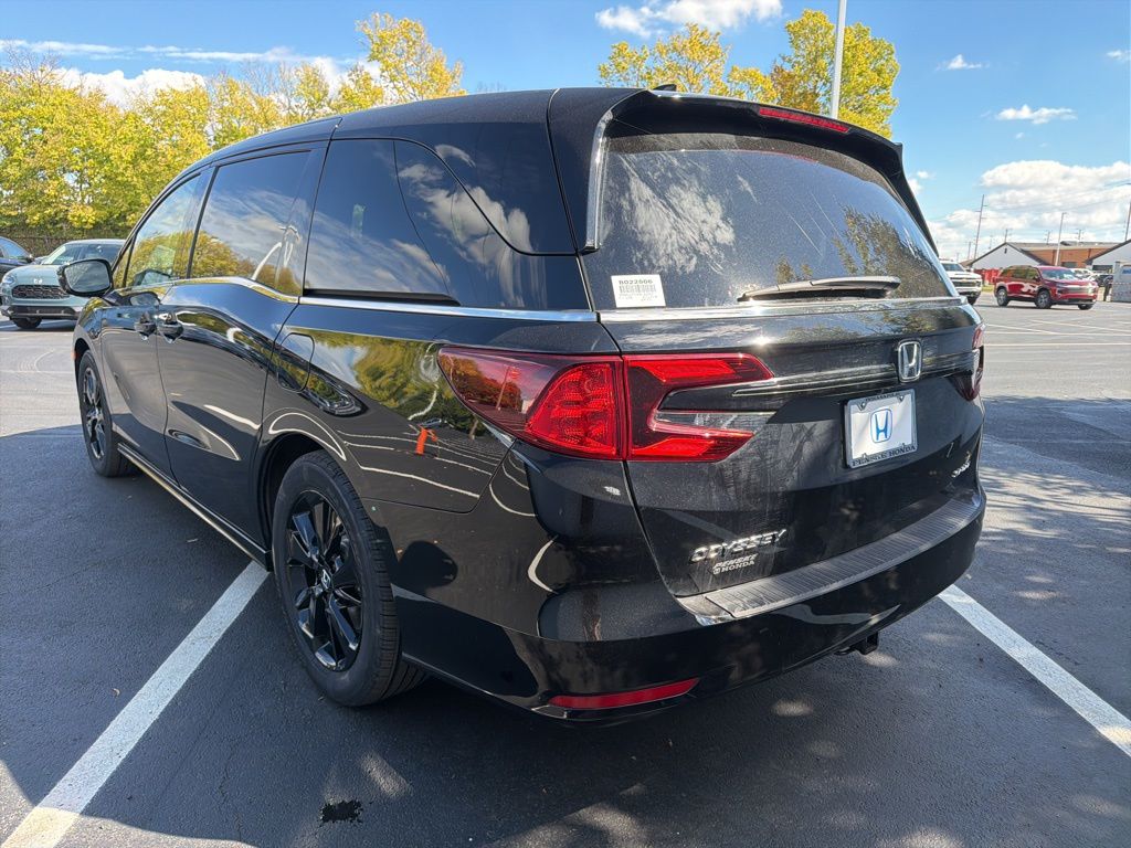 2023 Honda Odyssey Sport photo 3