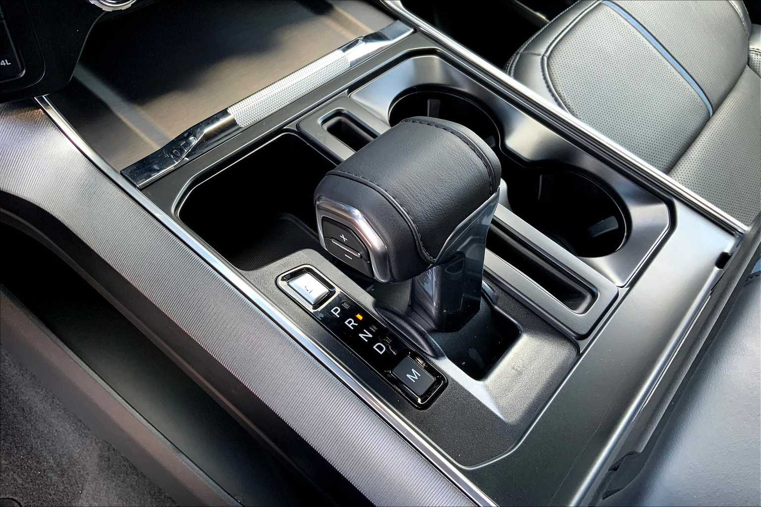 2025 Ford F-150 Platinum photo 32