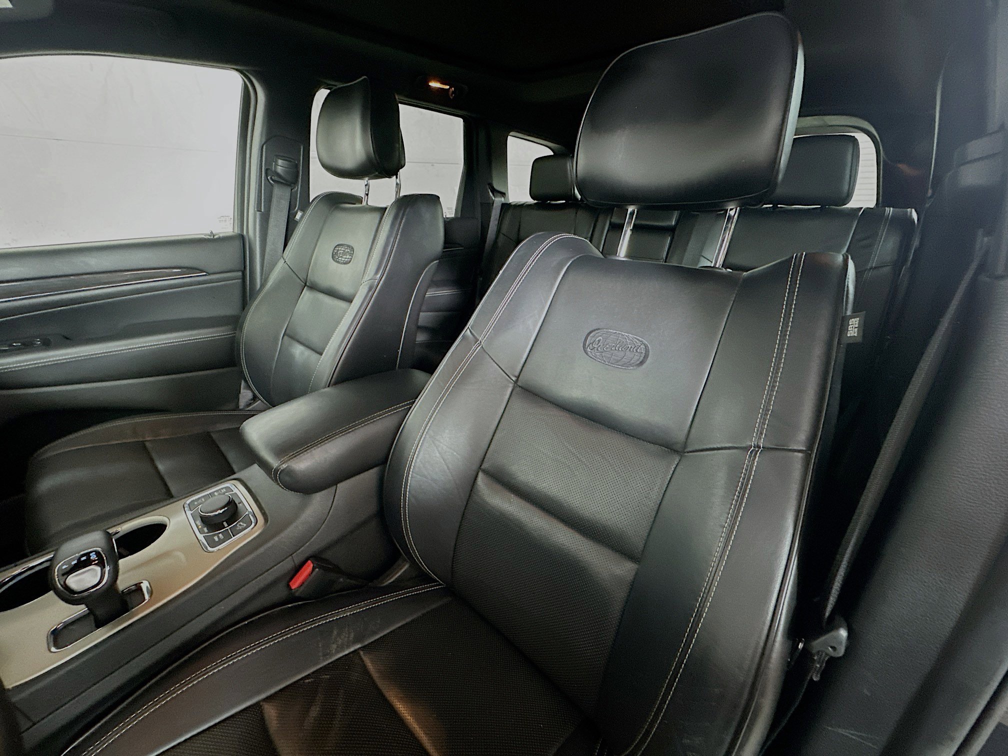 2015 Jeep Grand Cherokee Overland photo 20