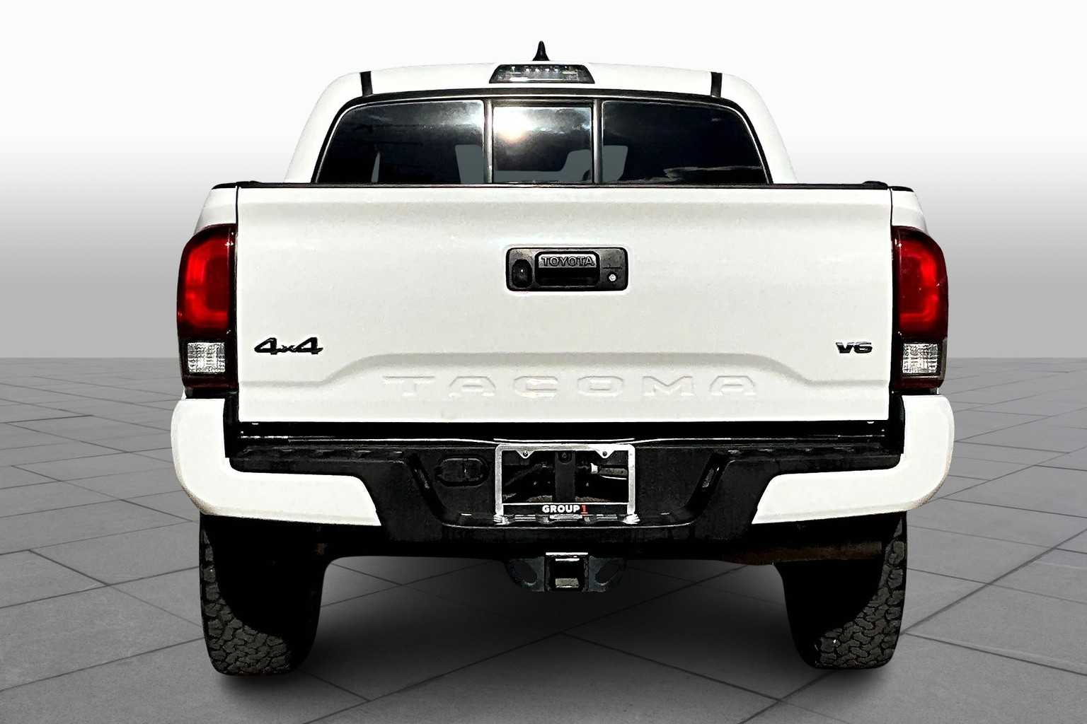 2020 Toyota Tacoma SR 4x4 Short Bed photo 4