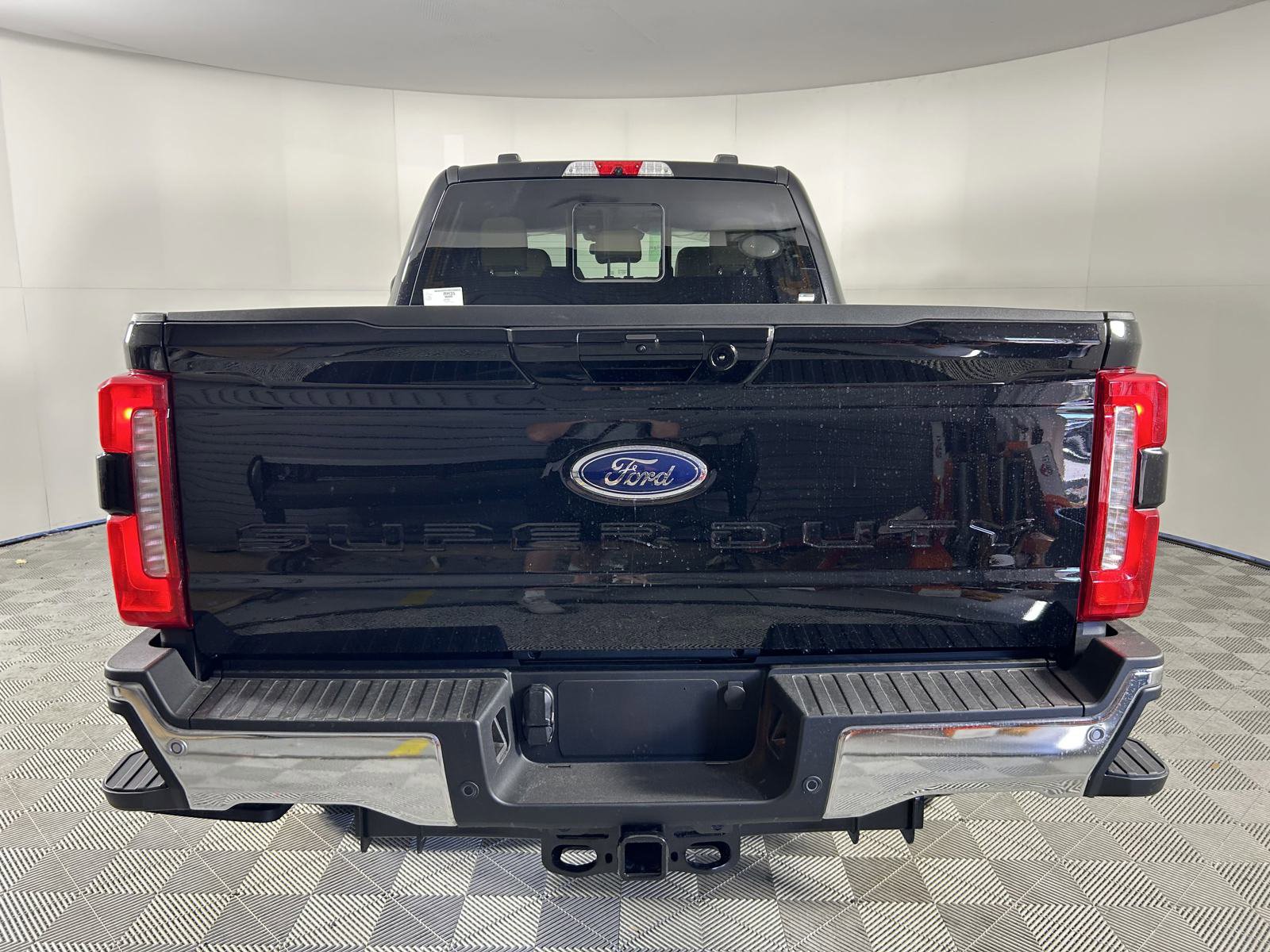 2025 Ford F-250 photo 7