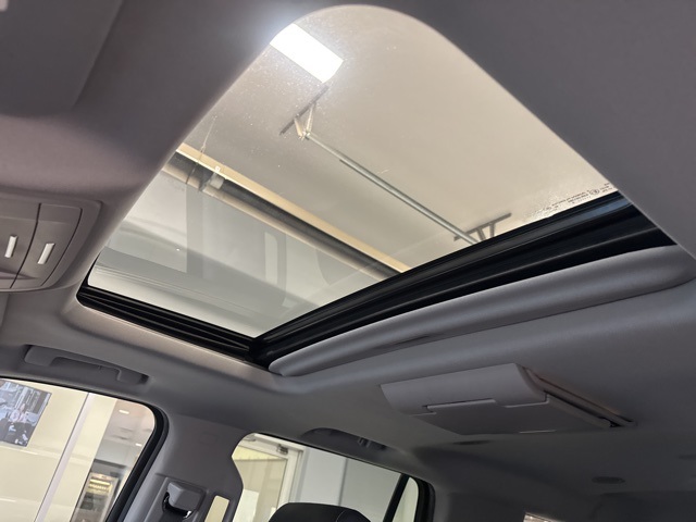 2018 Chevrolet Tahoe Premier photo 2