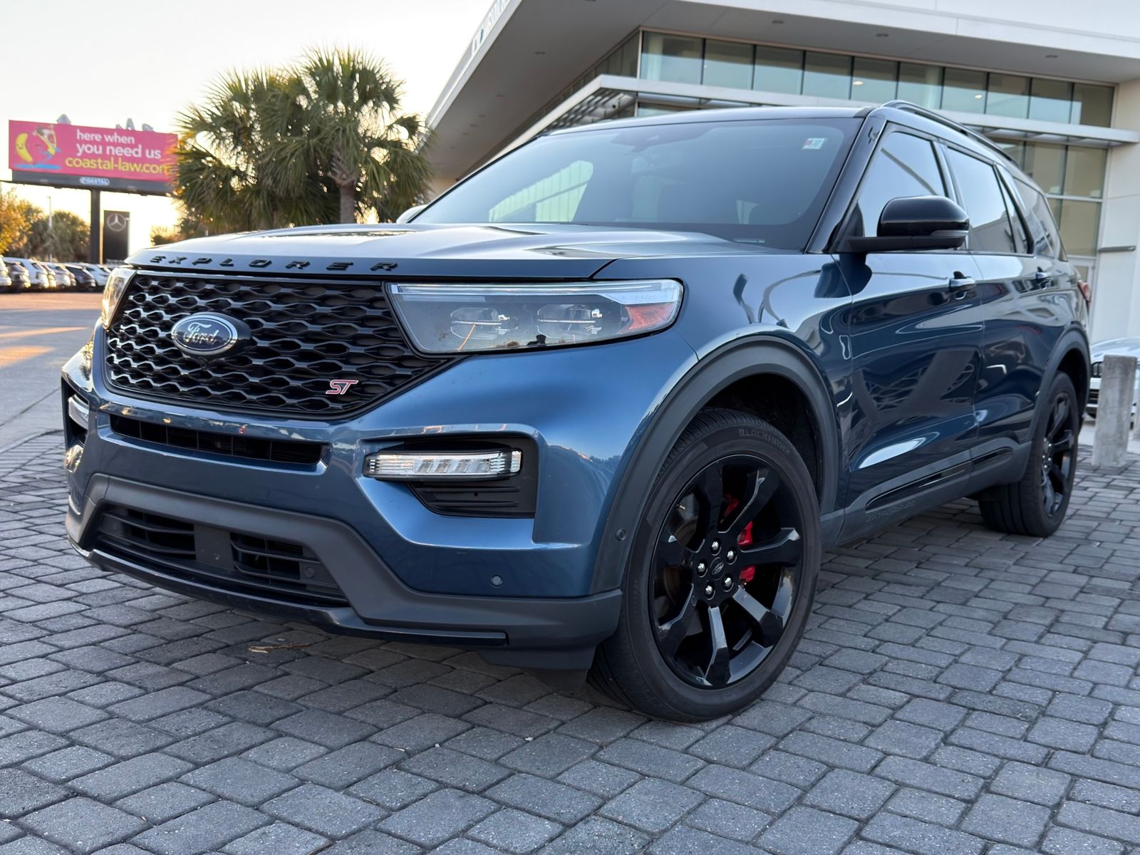 2020 Ford Explorer ST's photo