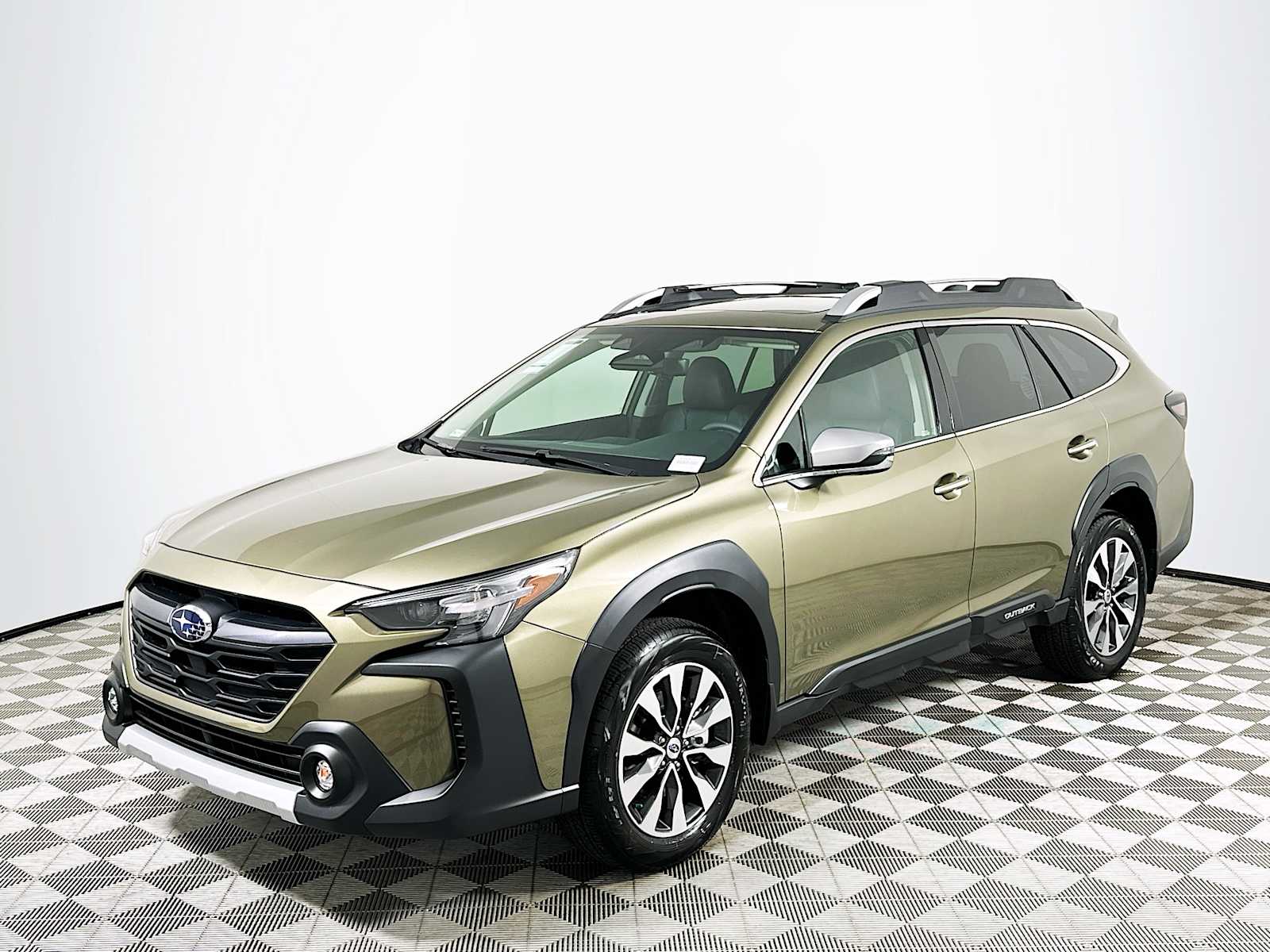 2025 Subaru Outback Touring XT photo 3