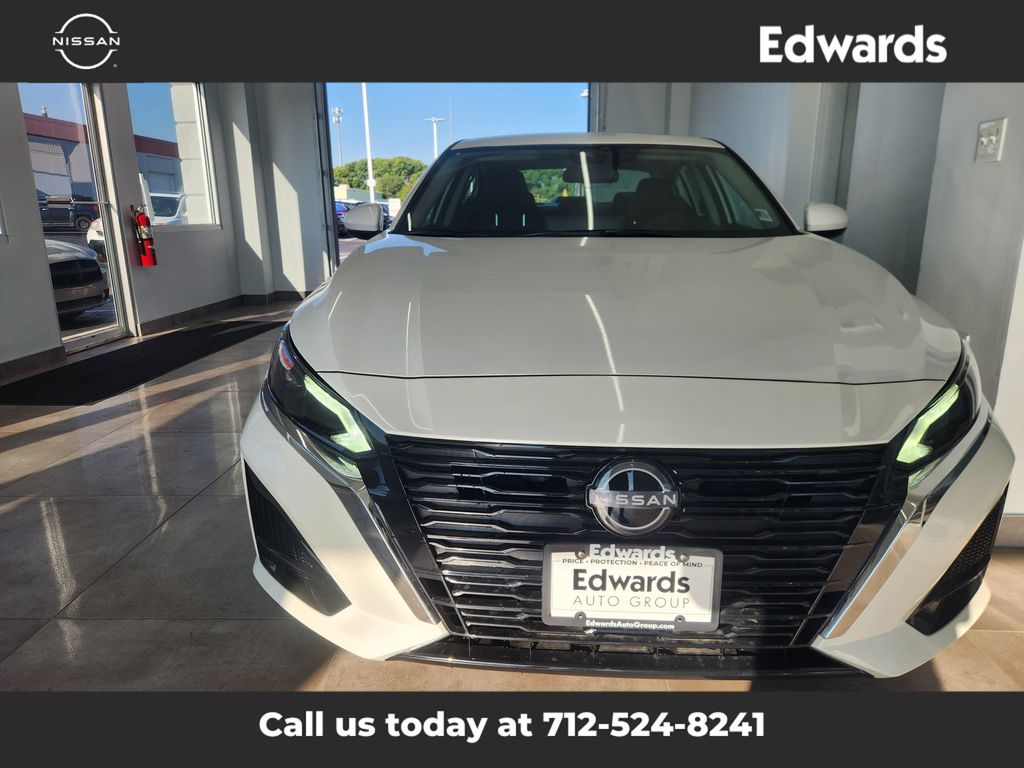 2025 Nissan Altima SV Special Edition photo 3