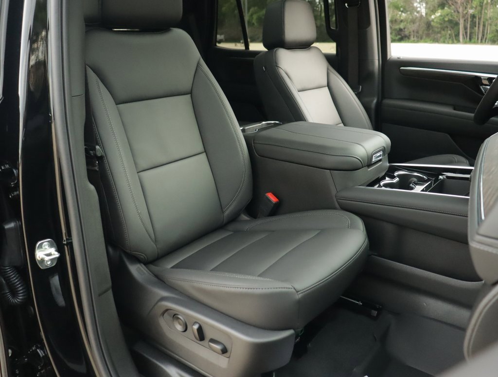 2025 Chevrolet Tahoe LT photo 35