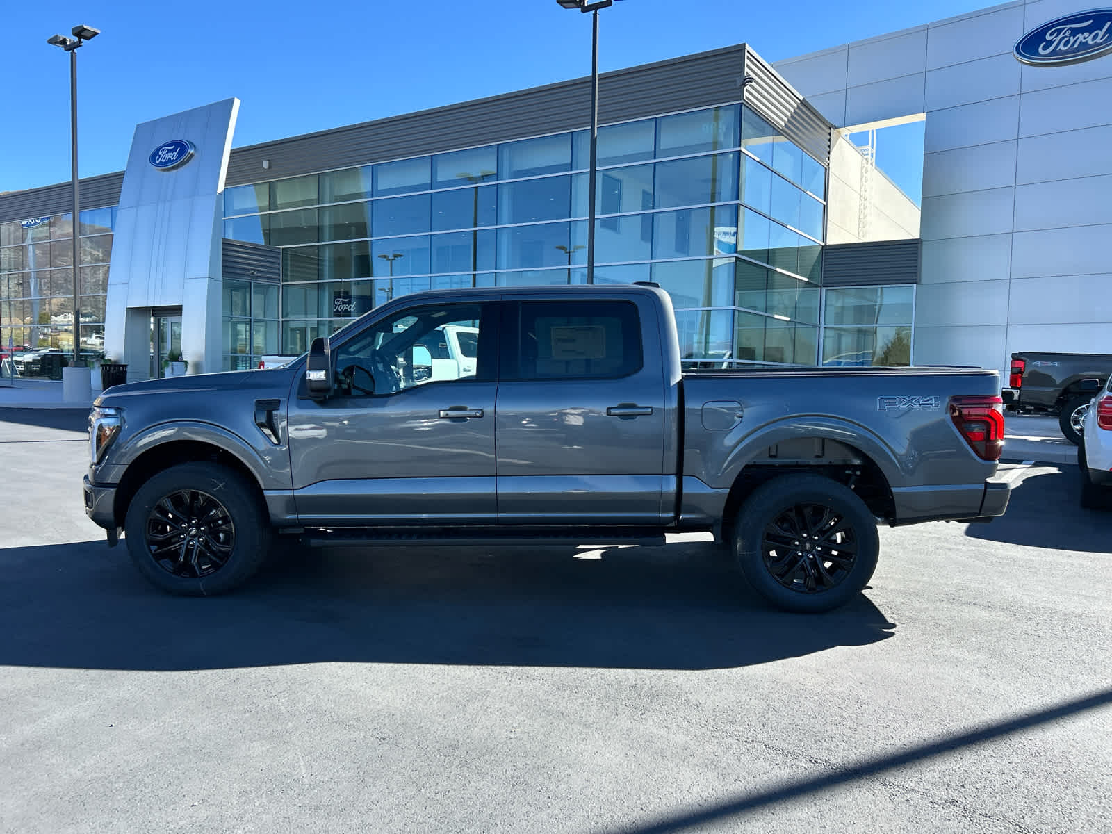 2025 Ford F-150 Lariat photo 4
