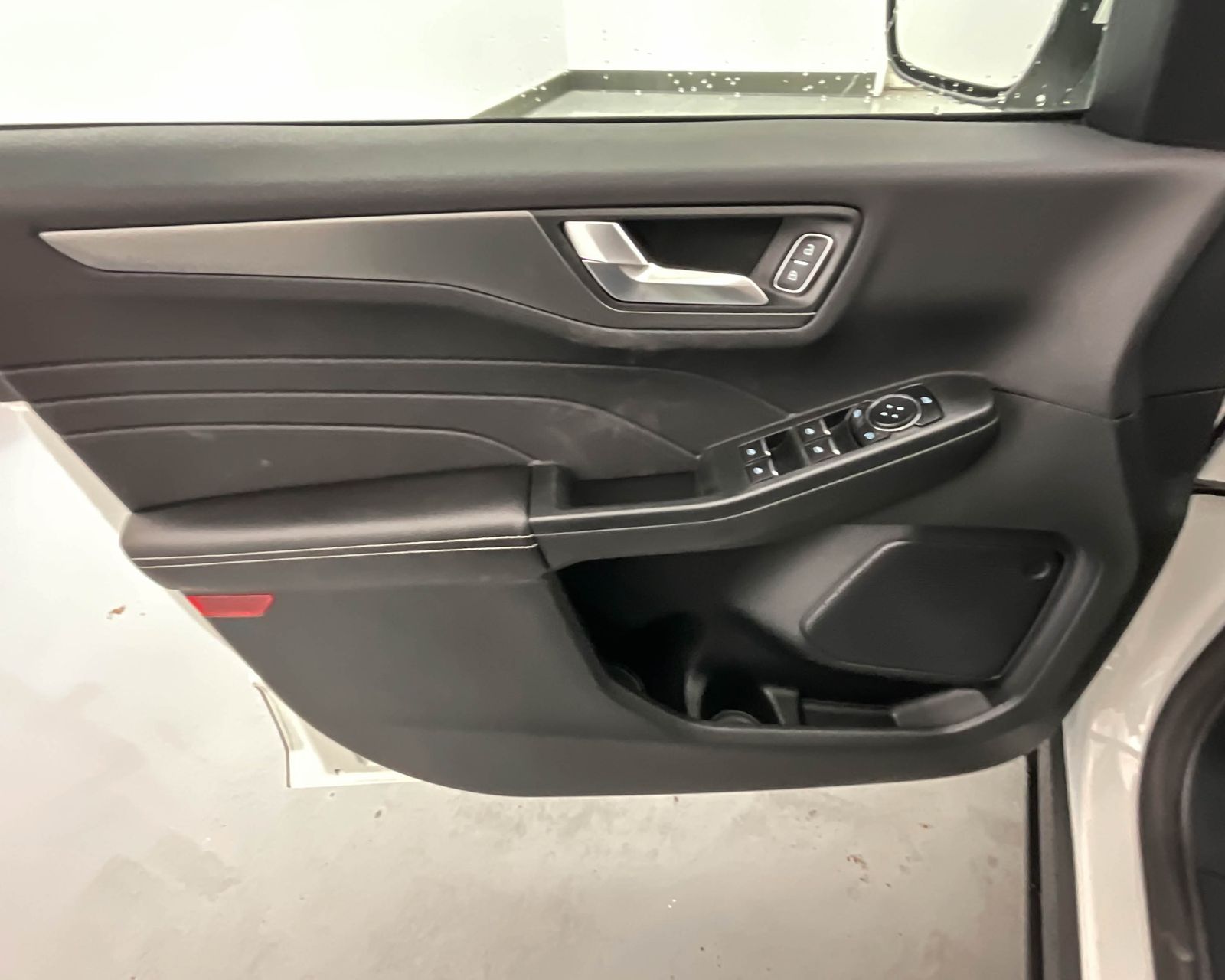 2025 Ford Escape Plug-In Hybrid Sport photo 8