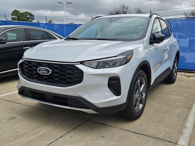 2026 Ford Escape ST-Line photo 2