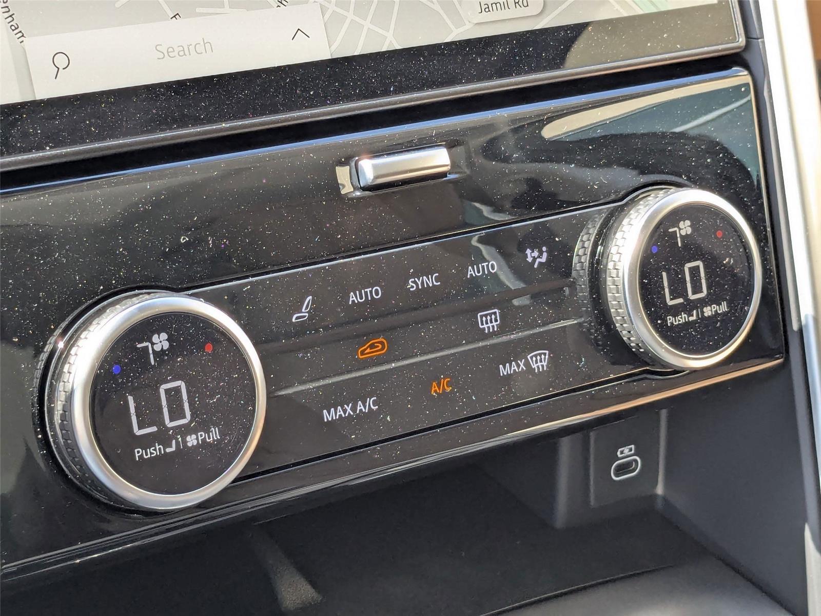 2025 Land Rover Discovery Metropolitan Edition photo 21