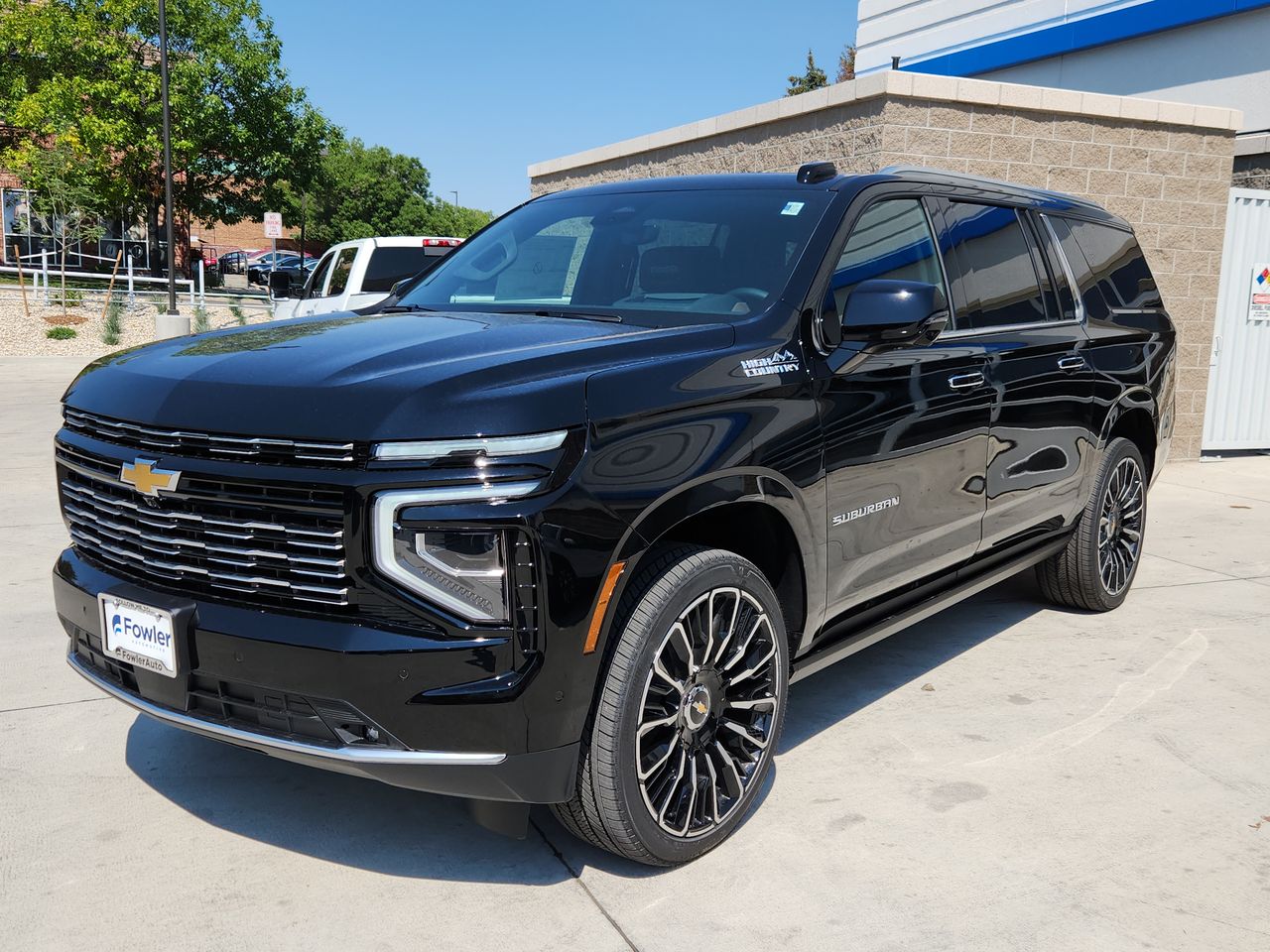 2025 Chevrolet Suburban High Country photo 3
