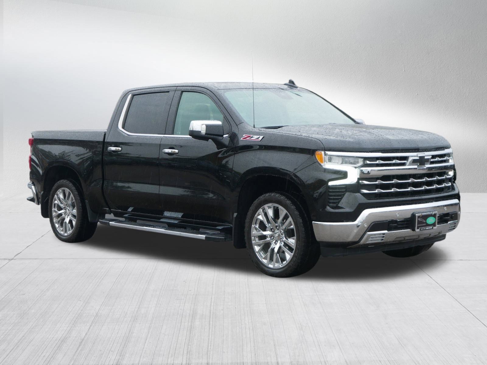 2022 Chevrolet Silverado 1500 LTZ photo 3