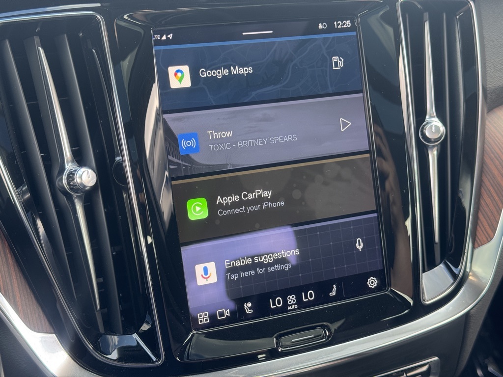 2024 Volvo S60 B5 Plus photo 6