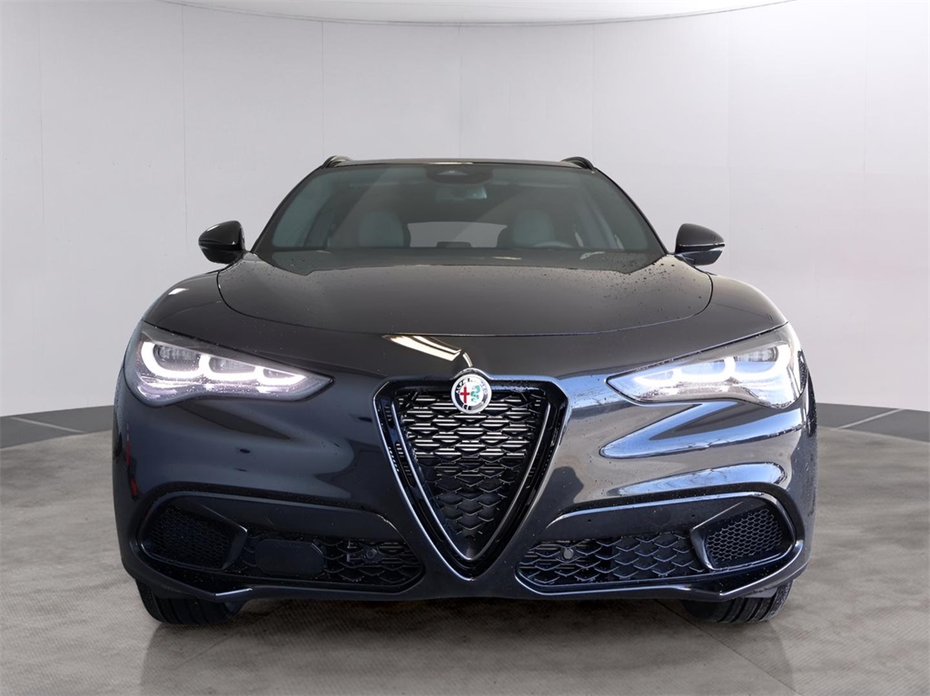 2025 Alfa Romeo Stelvio Sprint Base photo 2