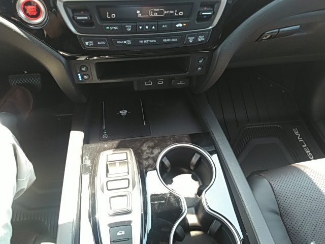 2025 Honda Ridgeline Black Edition photo 4