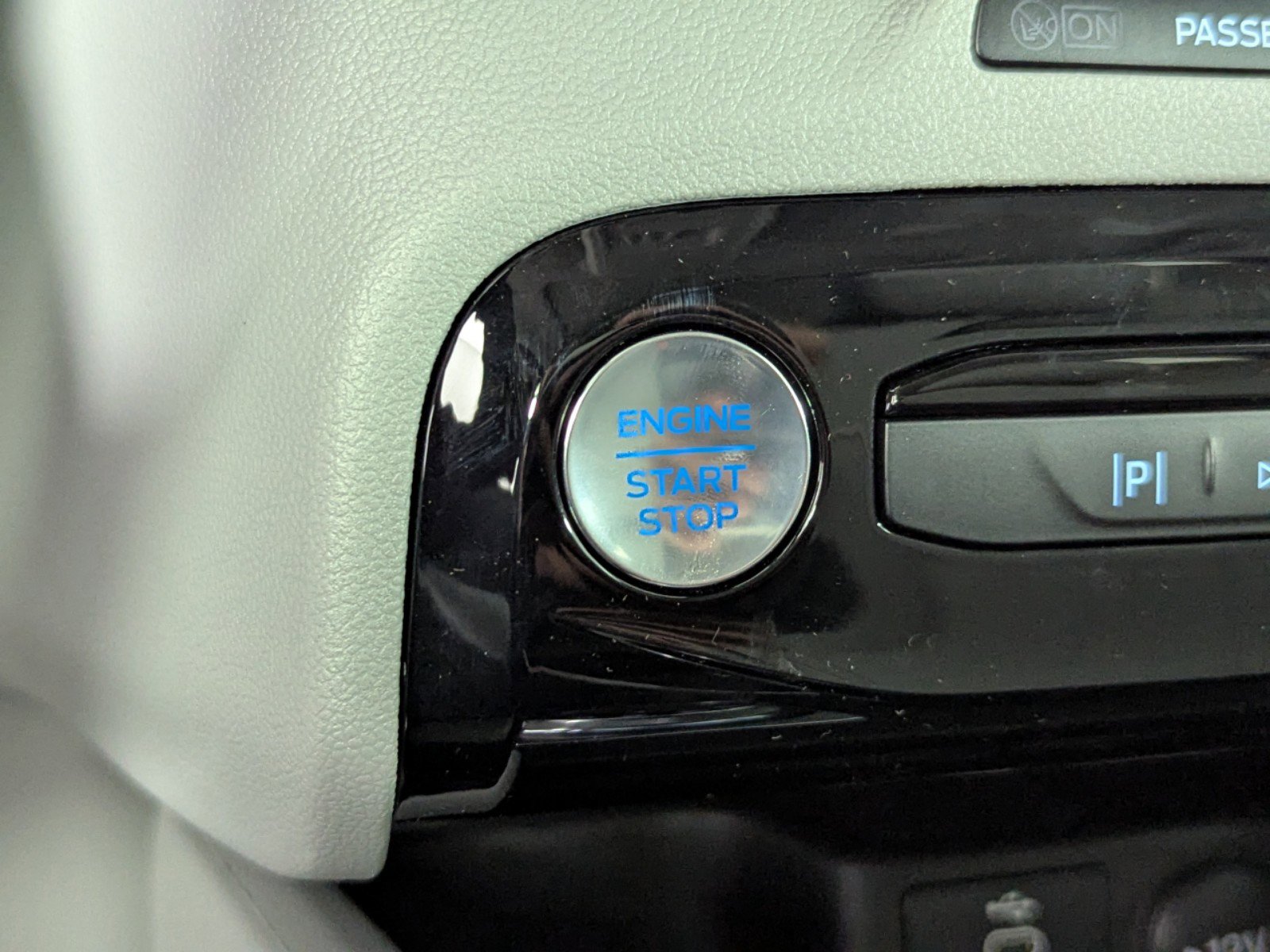 2025 Ford Escape photo 32
