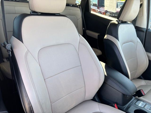 2020 Ford Escape Titanium photo 20