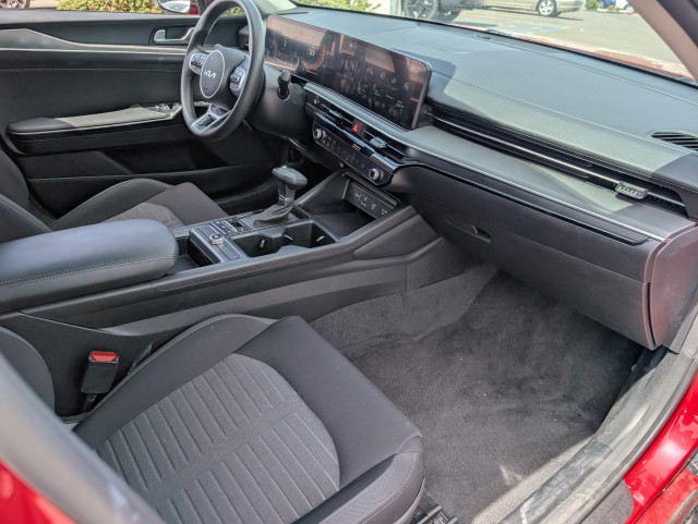 Used 2025 Runway Red Kia LXS image 10