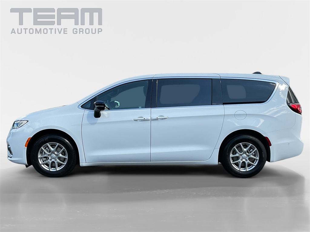 2025 Chrysler Pacifica photo 4