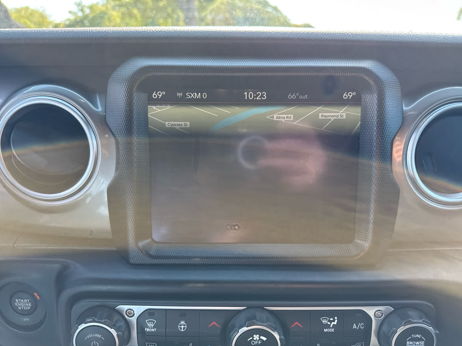 2023 Jeep Wrangler Sahara photo 13