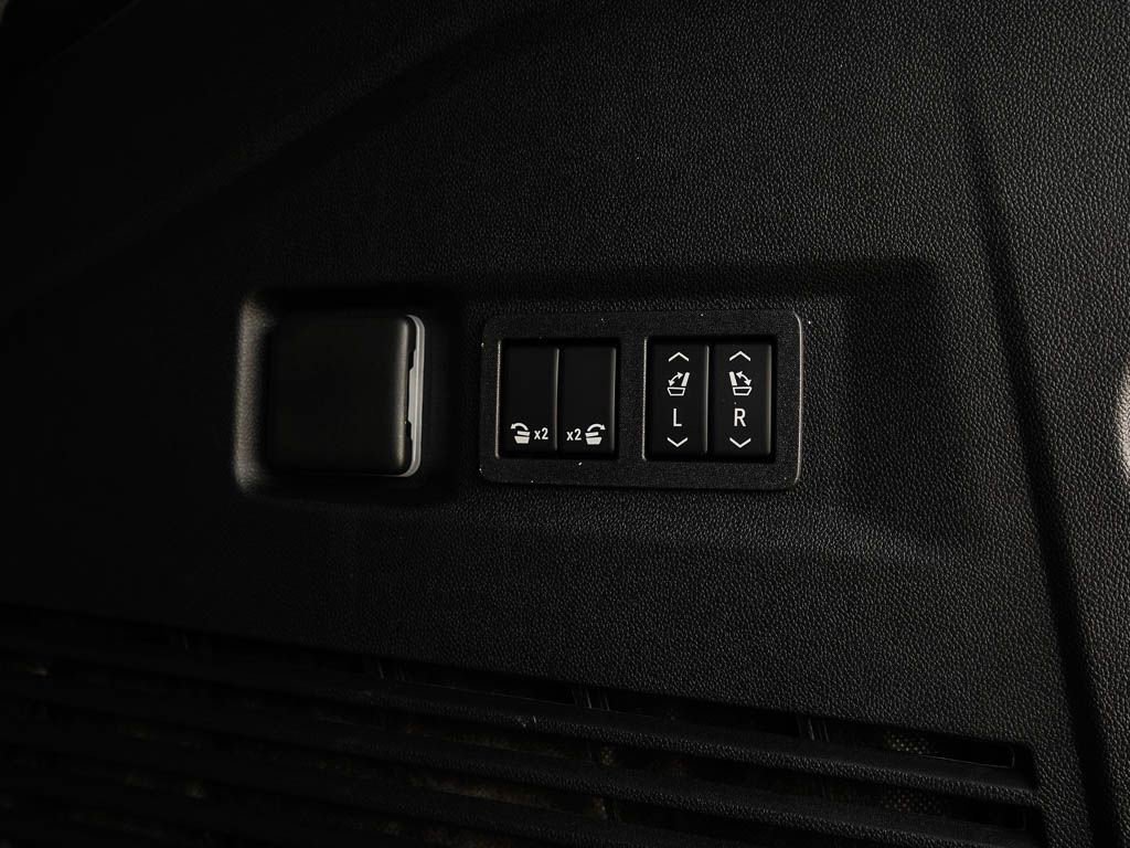 2025 Gmc Yukon AT4 photo 4