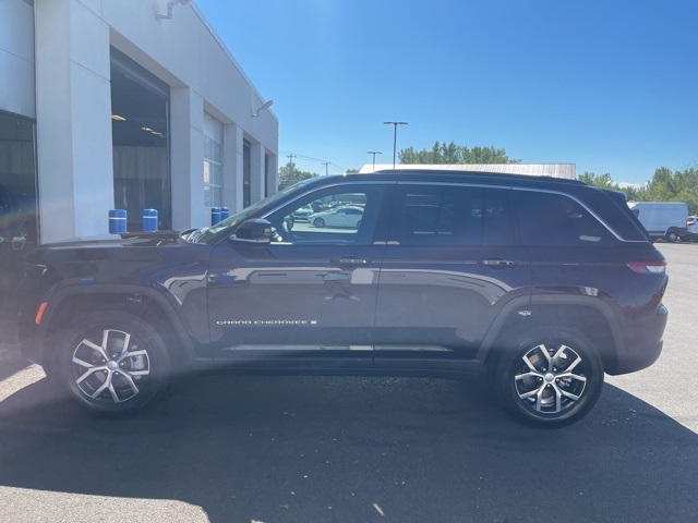 2025 Jeep Grand Cherokee Limited photo 4