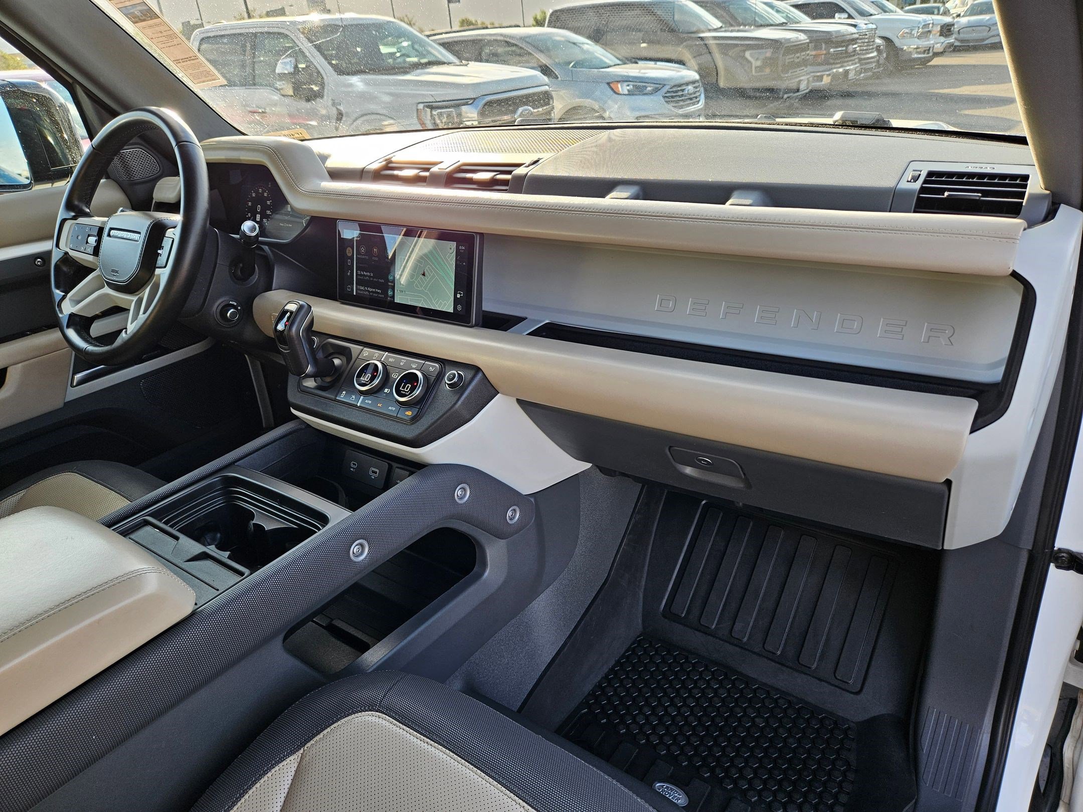 2022 Land Rover Defender X-Dynamic HSE photo 32