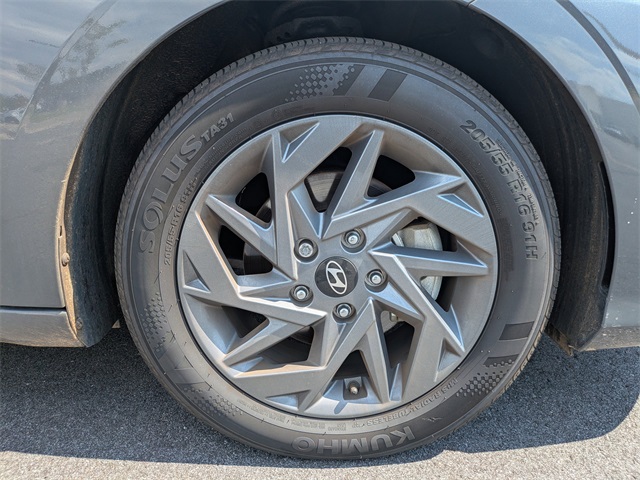 2024 Hyundai Elantra SEL photo 10