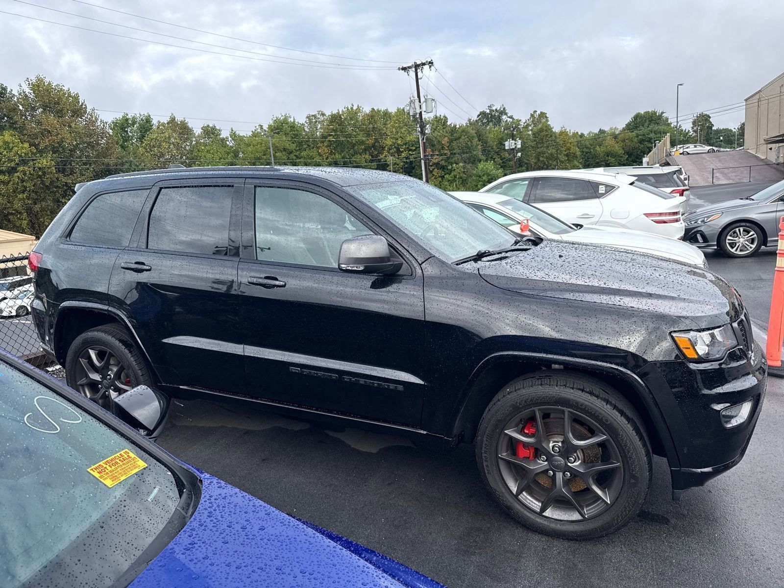 2021 Jeep Grand Cherokee Anniversary Edition photo 4