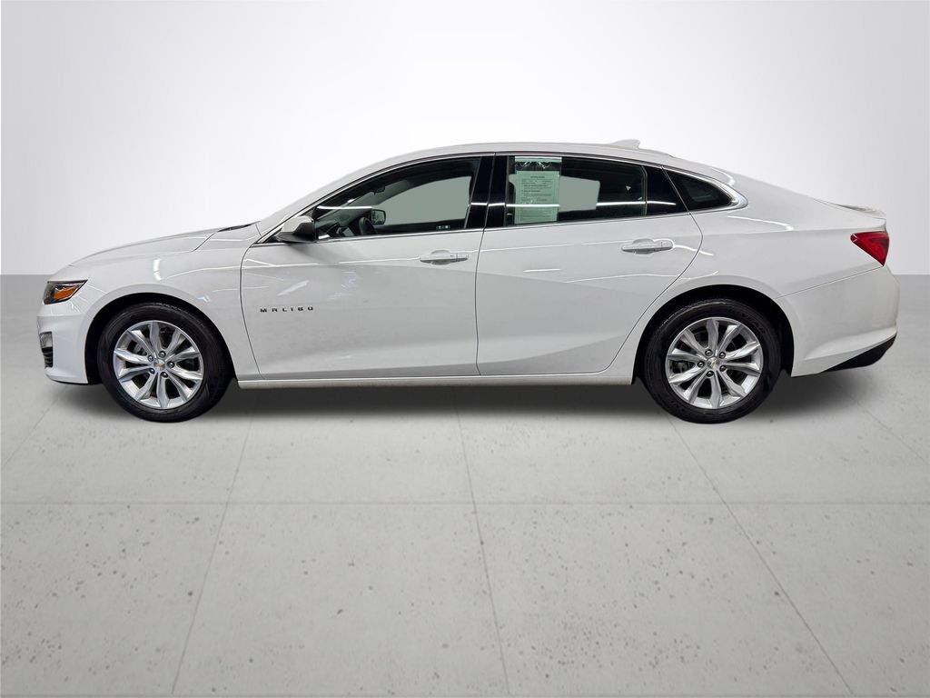 2023 Chevrolet Malibu 1LT photo 2