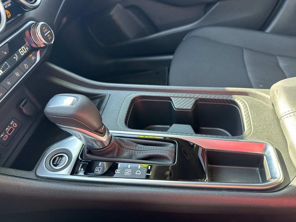2025 Nissan Sentra SV photo 24