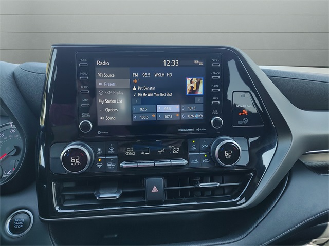 2021 Toyota Highlander LE photo 18