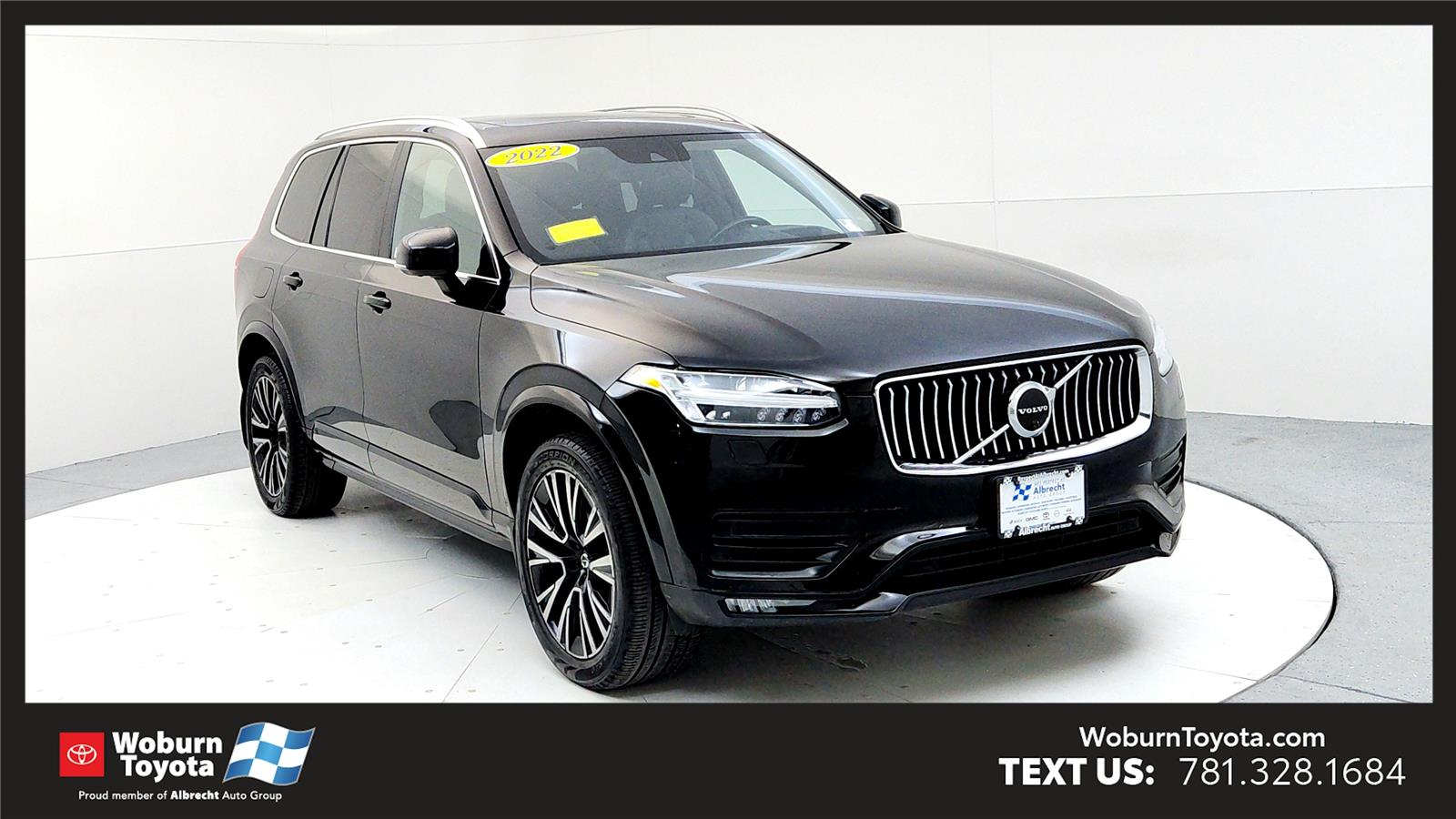 2022 Volvo XC90 Momentum's photo