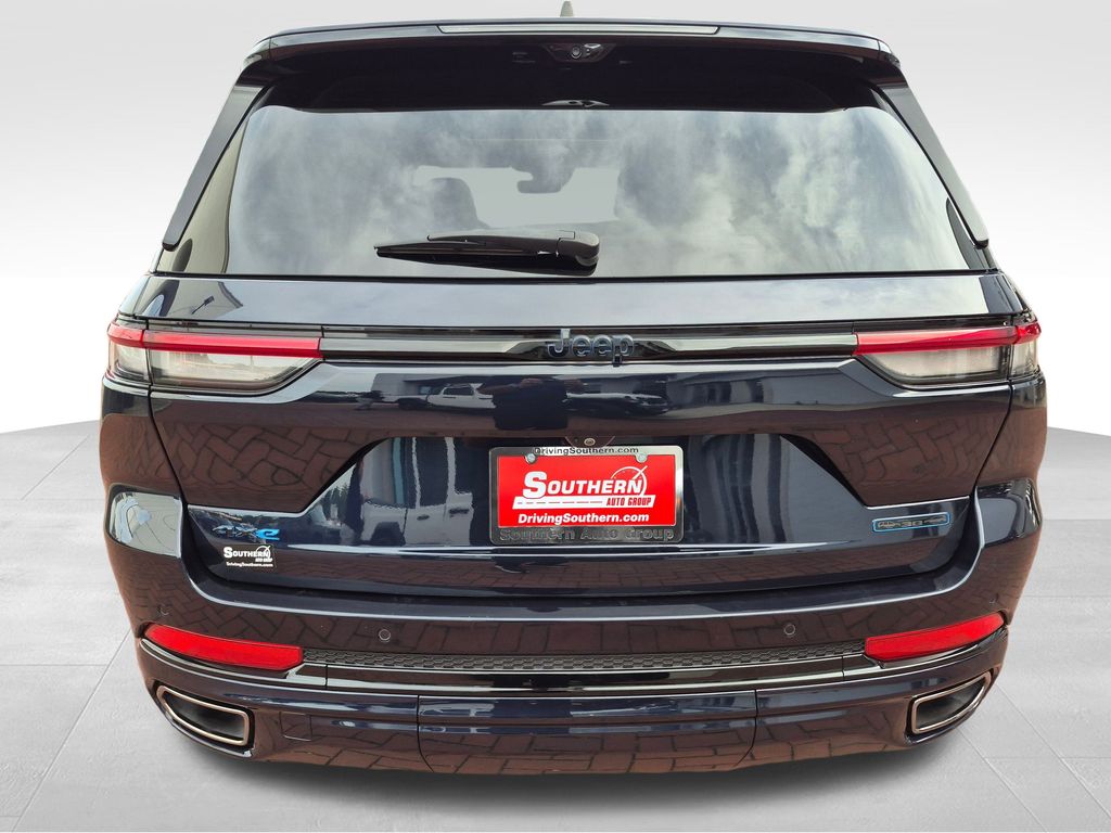2023 Jeep Grand Cherokee Anniversary Edition photo 5