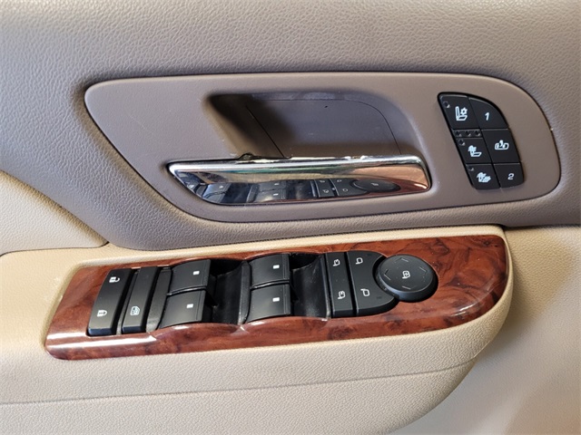 2012 Chevrolet Suburban 1500 LTZ photo 25