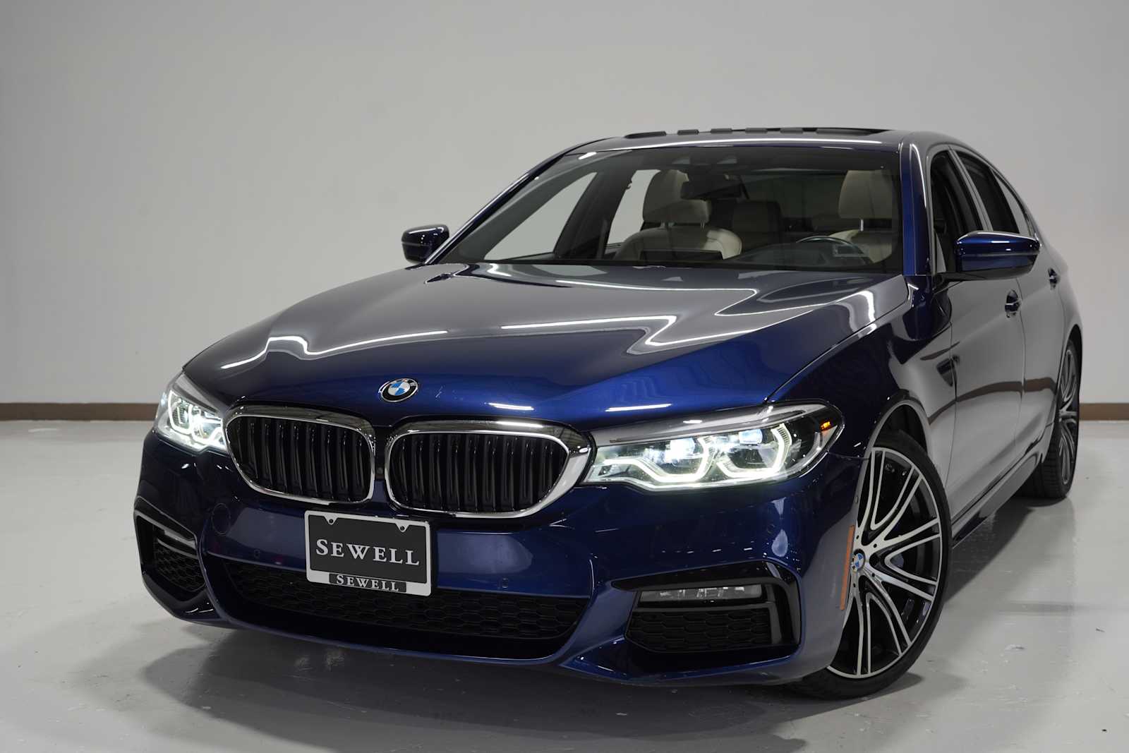 2019 BMW 5 Series 540i's photo