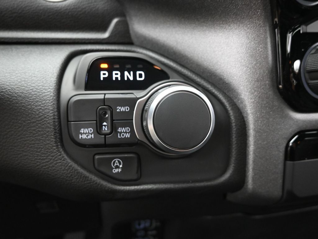 2025 Ram 1500 Tradesman photo 12