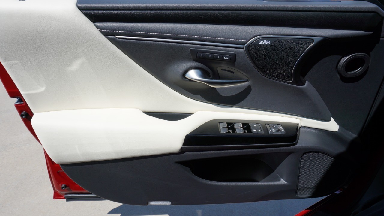 2022 Lexus ES 350 Ultra Luxury photo 21