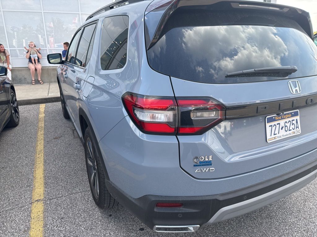 2025 Honda Pilot Elite photo 4