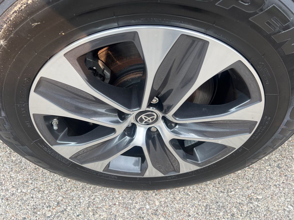 2022 Toyota Highlander XLE photo 40