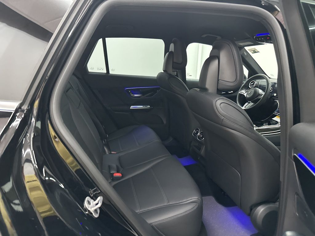 2025 Mercedes Benz GLC 300 photo 15