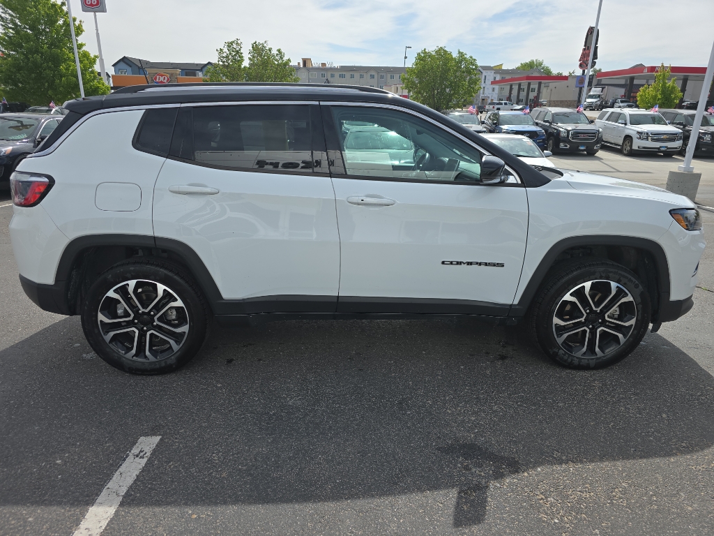 2022 Jeep Compass Limited photo 4