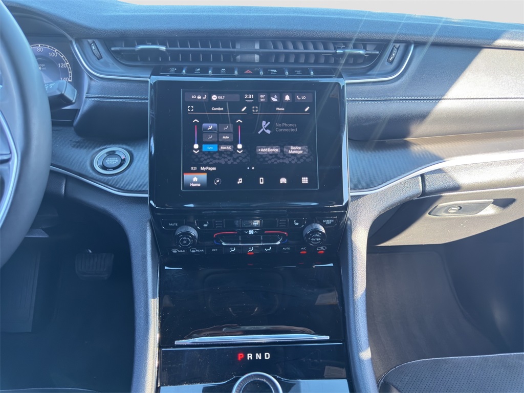 2023 Jeep Grand Cherokee Laredo Altitude photo 16